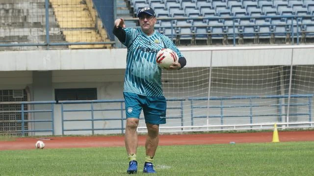 Pelatih Persib Ungkap Alasan Datangkan Gelandang asal Palestina