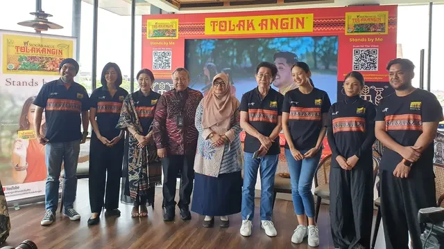 Sido Muncul Angkat Pariwisata Sumba Timur Lewat Iklan Tolak Angin dengan Lagu Stand By Me