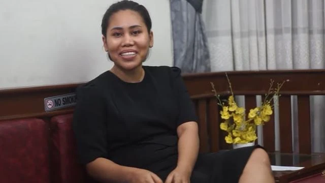 Evi Masamba Kini Berjualan Bakso, Sepi Job?