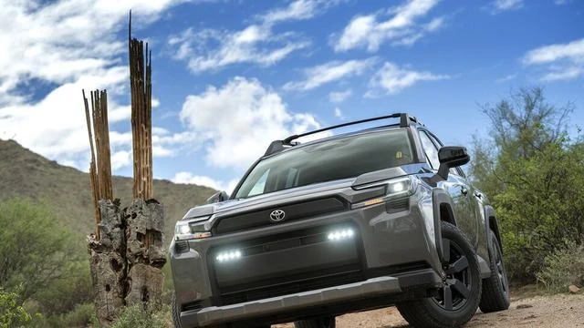 Generasi Keenam Toyota RAV4 Tampil Lebih Tangguh dan Penuh Teknologi Modern