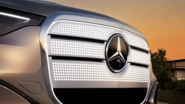 Mercedes-Benz Pamerkan Wajah Baru GLC Listrik dengan Gril Menyala, Siap Debut di IAA Munic...