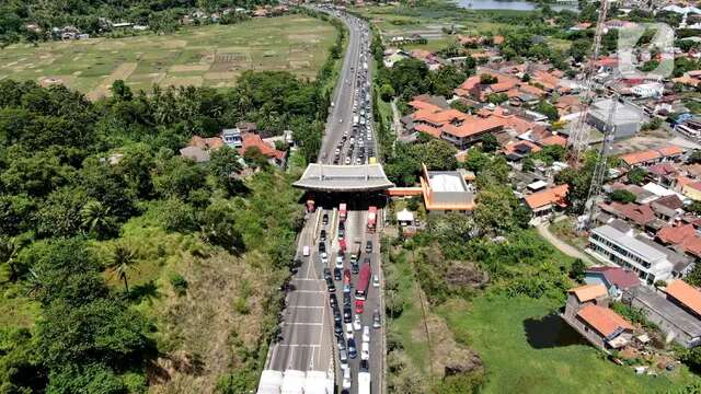 Ganjil Genap di Tol Tangerang - Merak saat Arus Mudik Idul Fitri 2025