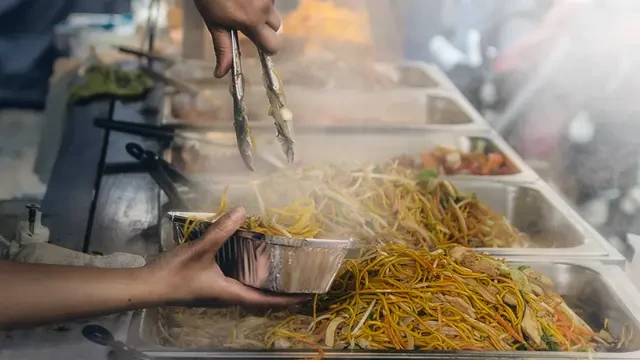 11 Rekomendasi Street Food Enak di Pasar Senen Jakarta, Surga Kuliner Legendaris