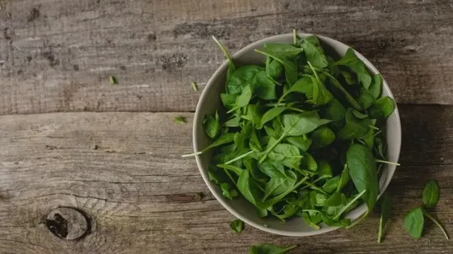 5 Tips Cegah Batu Ginjal, Salah Satunya Hindari Makan Bayam Berlebihan