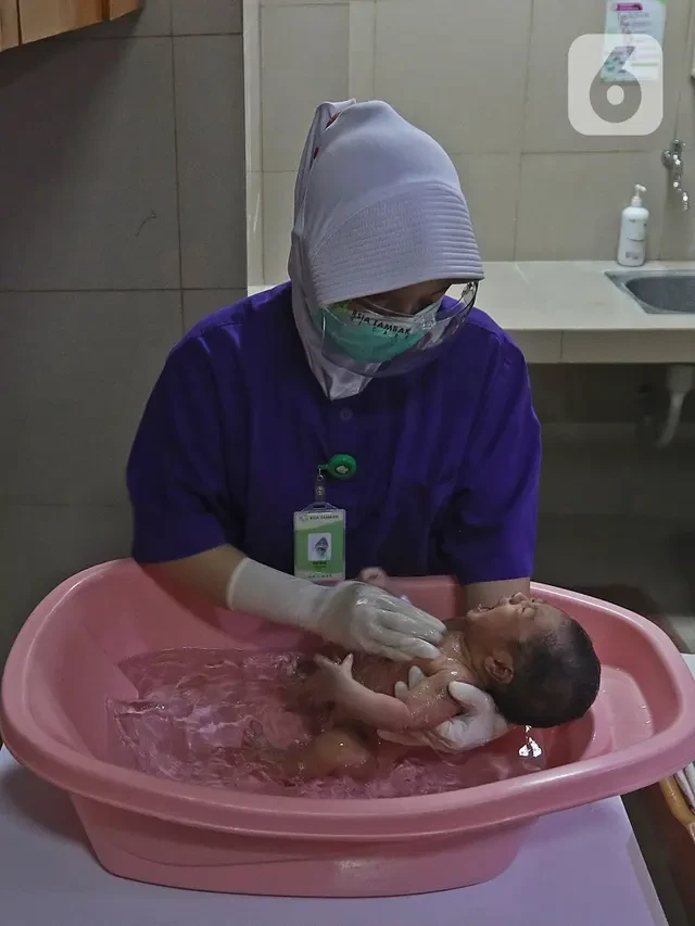 Lepas Tekanan Jadi Ibu Sempurna agar Hubungan dengan Bayi Lebih Harmonis