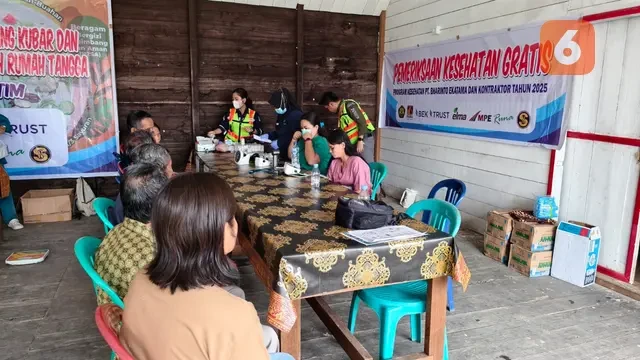 Warga Pedalaman Kalimantan Terima Layanan Kesehatan Langsung di Kampung, Lengkap dengan Ed...