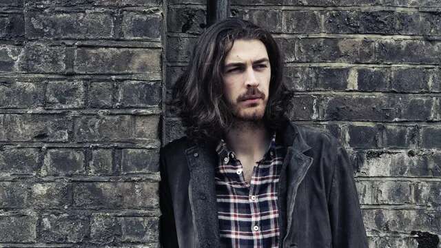 Lirik dan Chord 'Take Me to Church', Mengupas Makna dan Dampak Lagu Fenomenal Hozier