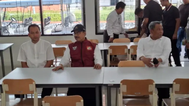 Sepekan Beroperasi, Mensos Dapati Siswa yang Kesulitan Tidur di Asrama Sekolah Rakyat di S...