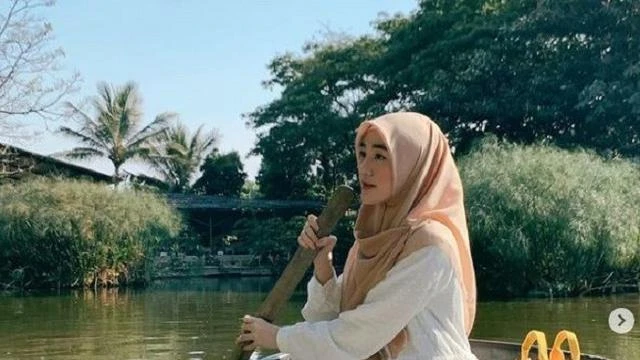 Resmi Cerai, Larissa Chou Mulai Jalani Hidup Mandiri Bareng Anak