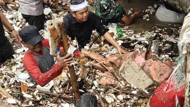 Gubernur Dedi Sebut Penanganan Banjir Wilayah Jabar Fokus Rehabilitasi Sempadan Sungai dan...