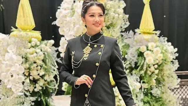 Model Kebaya Hitam Fitri Carlina di Ngunduh Mantu Al Ghazali, Ini Detailnya dengan Gaya Ja...