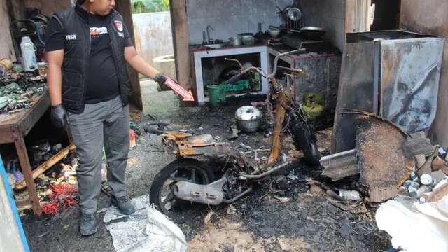 Ledakan Aki RX King Bikin Rumah Warga Kebumen Ludes Terbakar