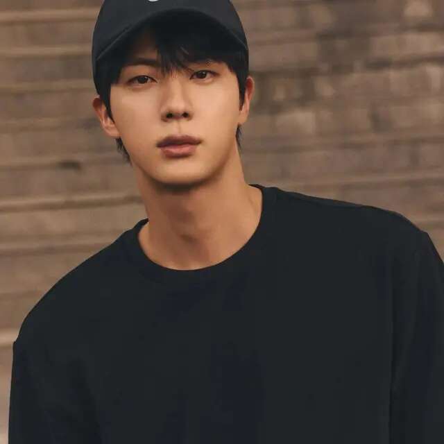 Jin BTS Gugup Saat Tampil Solo Pertama Kali, Kini Malah Nyaman