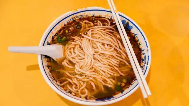 Pengunjung Temukan Paku di Makanan, Bakal Menuntut Meski Pemilik Restoran Bakmi Klaim Bers...