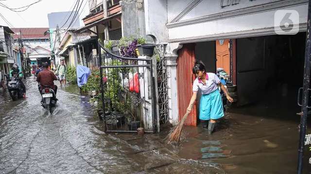 Banjir Jakarta: Puluhan RT Terendam, Waspada Titik Genangan Ini