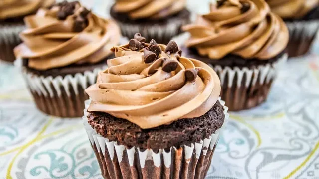10 Resep Bolu Kukus Lembut dan Praktis untuk Pemula yang Anti Gagal