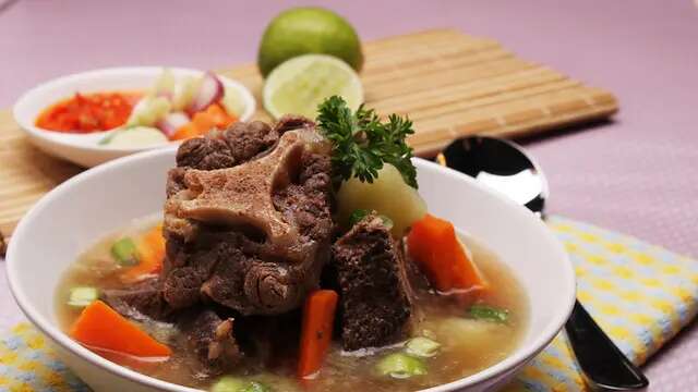 Restoran Buntut Gajah, Destinasi Kuliner Sop Buntut Viral