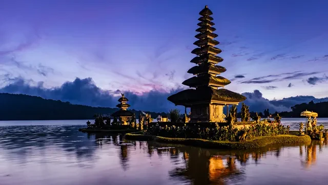 10 Ide Perjalanan Wisata Unik Dalam Negeri, Bisa Pelesiran Sambil Jaga Kesehatan