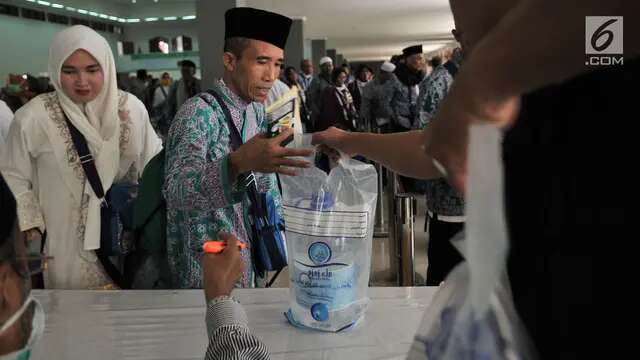 Doa Minum Air Zam-Zam, Adab, Keutamaan, dan Manfaatnya