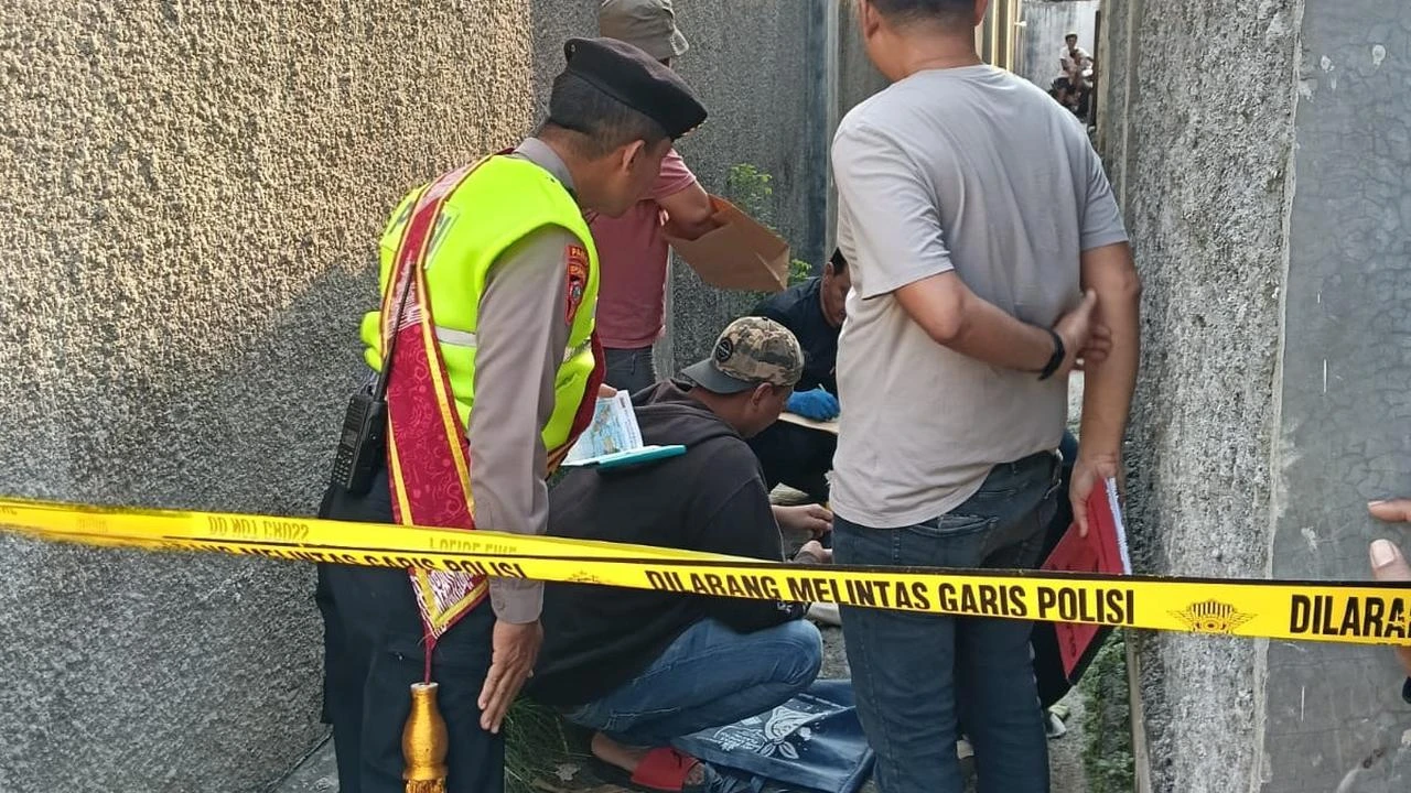 Geger Bayi Dibuang dalam Tas Belanja di Pati, Ari-Ari Masih Menempel