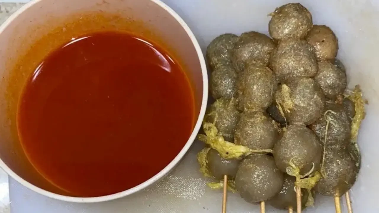 Cara Membuat Cilor Kenyal dengan Bumbu Pedas Manis yang Lezat