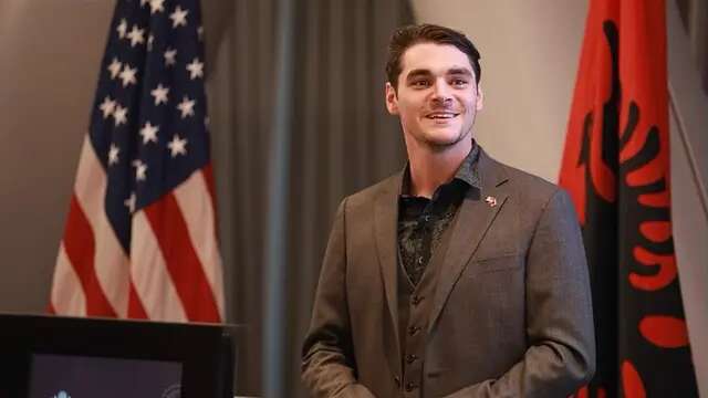 RJ Mitte: Bintang Breaking Bad yang Mendobrak Stereotip Disabilitas di Industri Hiburan