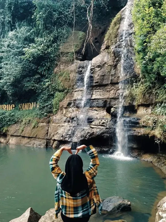 Pesona dan Risiko di Balik Curug Mandala Cilacap
