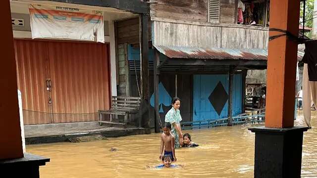 Bermain di Air Banjir, Waspada Ancaman Leptospirosis