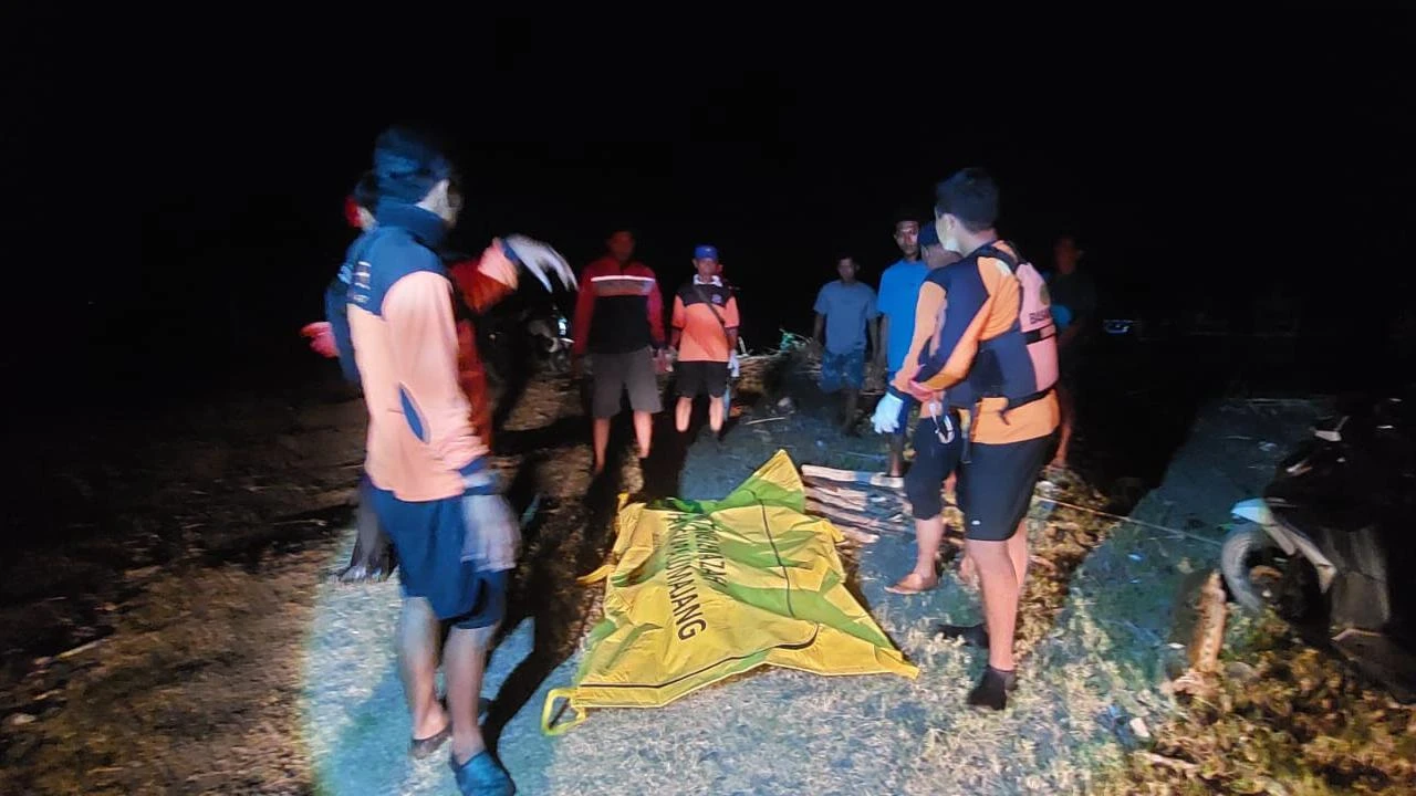 Detik-Detik Penemuan Rifki, Korban Terseret Arus di Pantai Payangan