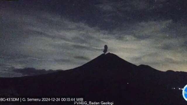 Gunung Semeru Kembali Erupsi, Letusan Capai 900 Meter