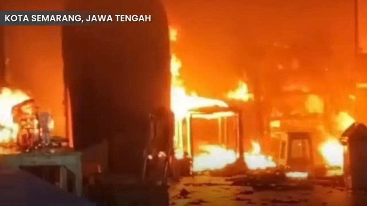 Fakta-fakta Pasar Modern BSB Semarang Terbakar