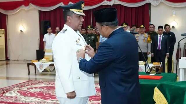 Roni Rakhmat Ditunjuk sebagai Penjabat Wali Kota Pekanbaru, Gantikan Risnandar yang Terjar...