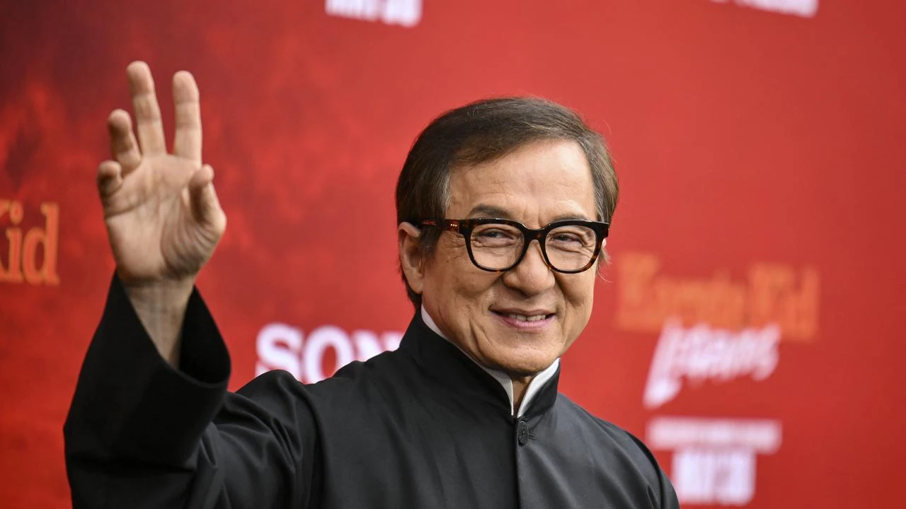Kabar Jackie Chan Meninggal Dunia Ternyata Hoaks, Medsosnya Terlanjur Dipenuhi Komentar Du...