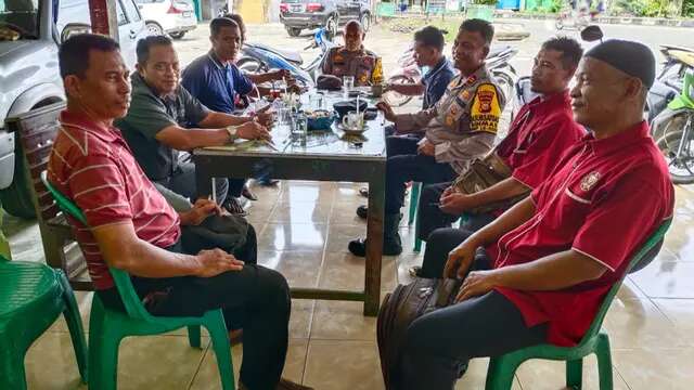 Sarapan Pagi Bersama, Polisi Ajak Simpatisan Pasangan Calon di Rokan Hulu Bersatu Lagi