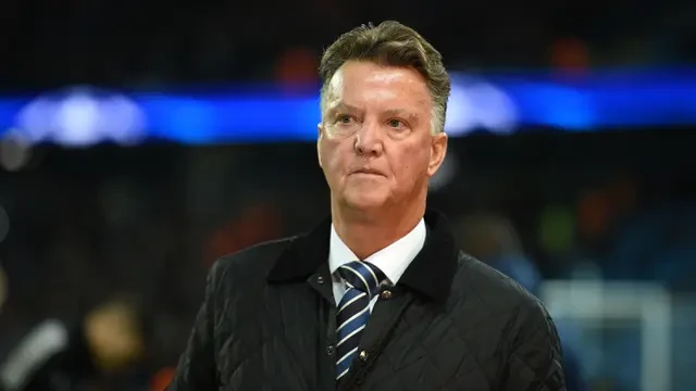 Louis van Gaal: Profil Lengkap, Filosofi Taktik Total Football, dan Prestasi Terbesarnya d...