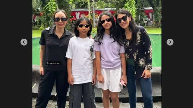 OOTD Dian Sastro Saat Nyoblos Pemilu 2024 Bareng Anak-Anak, Sepatu Bot Bikin Salfok