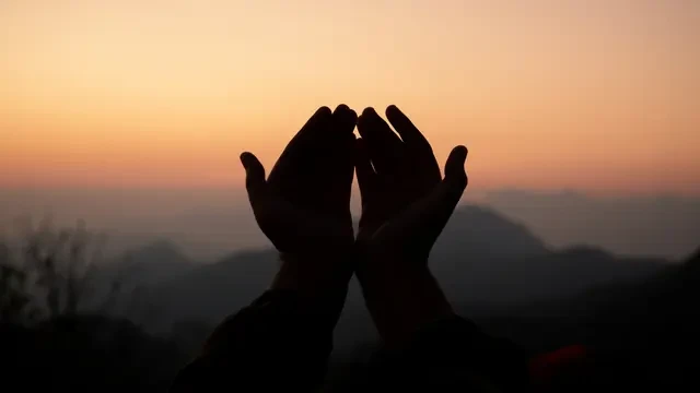 Doa Memasuki Bulan Rajab Seperti yang Pernah Dipanjatkan Rasulullah SAW, Ini Lafal dan Art...