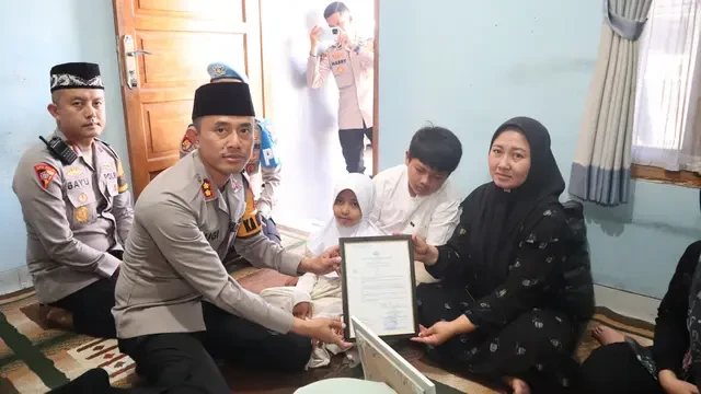 Keluarga Polisi Korban Tragedi 'Pesta Rakyat' Pernikahan Putra KDM di Garut Terima SK Kena...