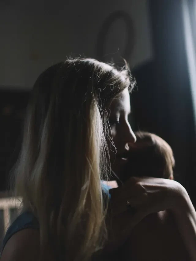 9 Gejala Baby Blues pada Ibu Baru Melahirkan