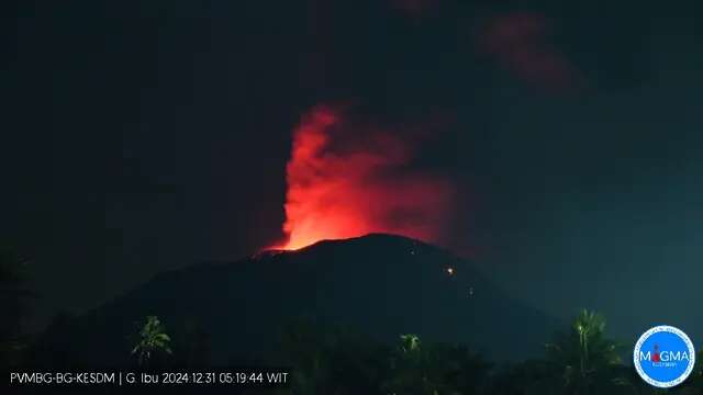 Gunung Ibu Erupsi Dahsyat Selasa 31 Desember 2024, Semburan Kolom Abu Capai 3.000 Meter