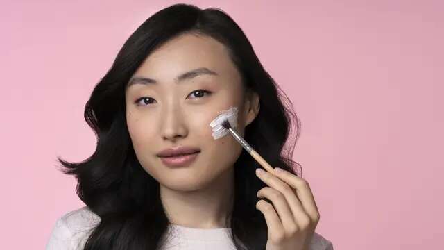 Apa Itu Concealer? Ketahui Fungsi dan Cara Memilih Produk yang Paling Tepat