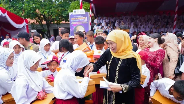 Pemprov Jatim Siapkan 40 Ribu Kuota Beasiswa untuk Siswa yang Tidak Lolos SMA