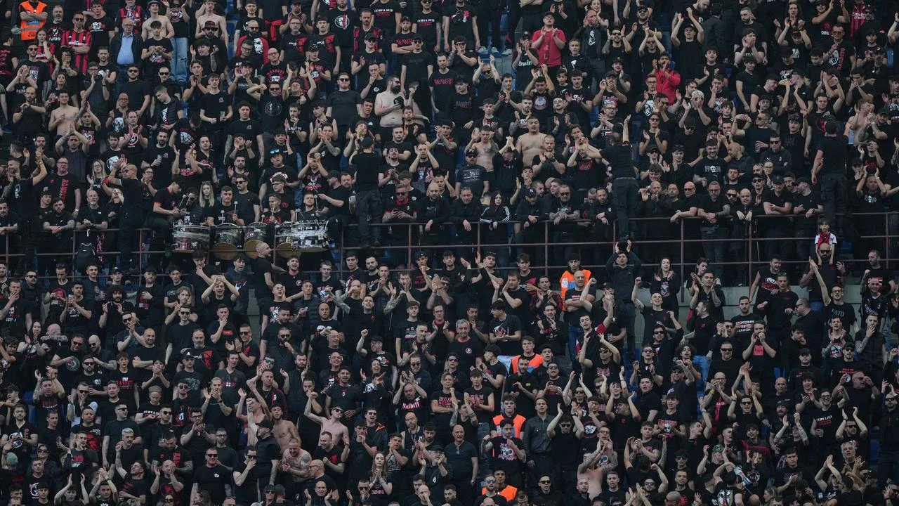 AC Milan Incar CEO Liverpool Hingga Eks Pelatih Barcelona