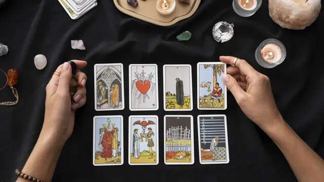 Keinginan Membaca Tarot yang Muncul di FYP, Rasional atau Tidak?