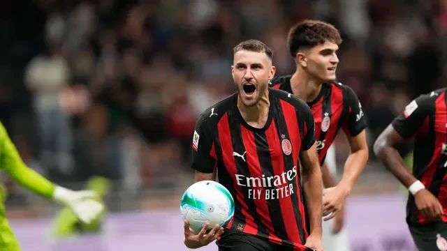 Allegri Bela Santiago Gimenez: Kontribusinya Lebih dari Sekadar Gol