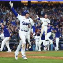 Canadian hits first game-ending grand slam in World Series history