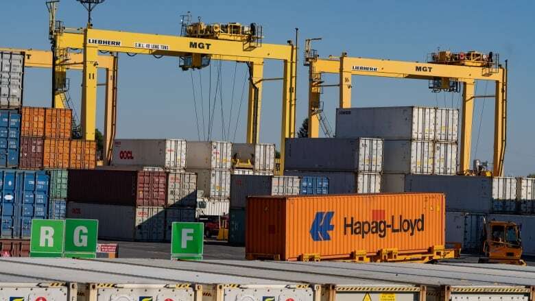 Port of Montreal dockworkers facing lockout Sunday night