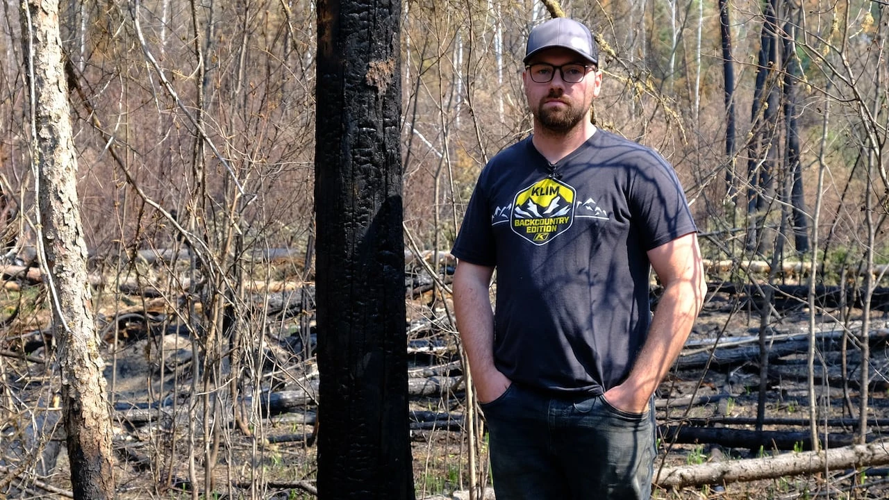 Sask. cabin owners risk danger to save buildings from wildfire