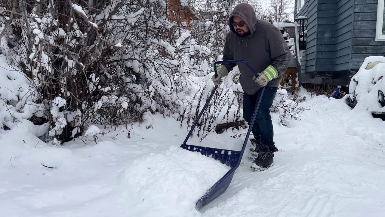 'Our community really needs this': Inuvik group offers elders a helping hand