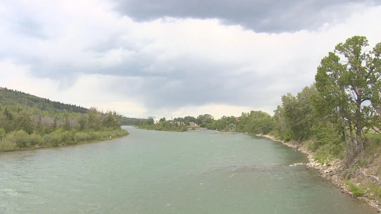 Heavy rainfall pummels Calgary as river levels rise in Alberta